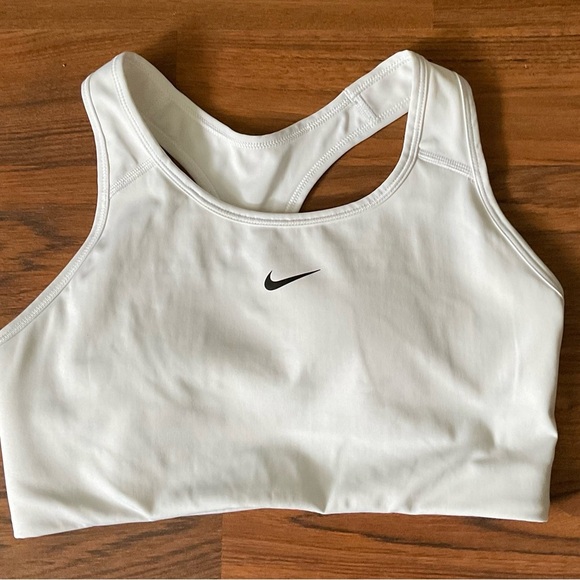 Nike Black and White Sports Bra with Moisture-Wicking Fabric - Picture 3 of 6
